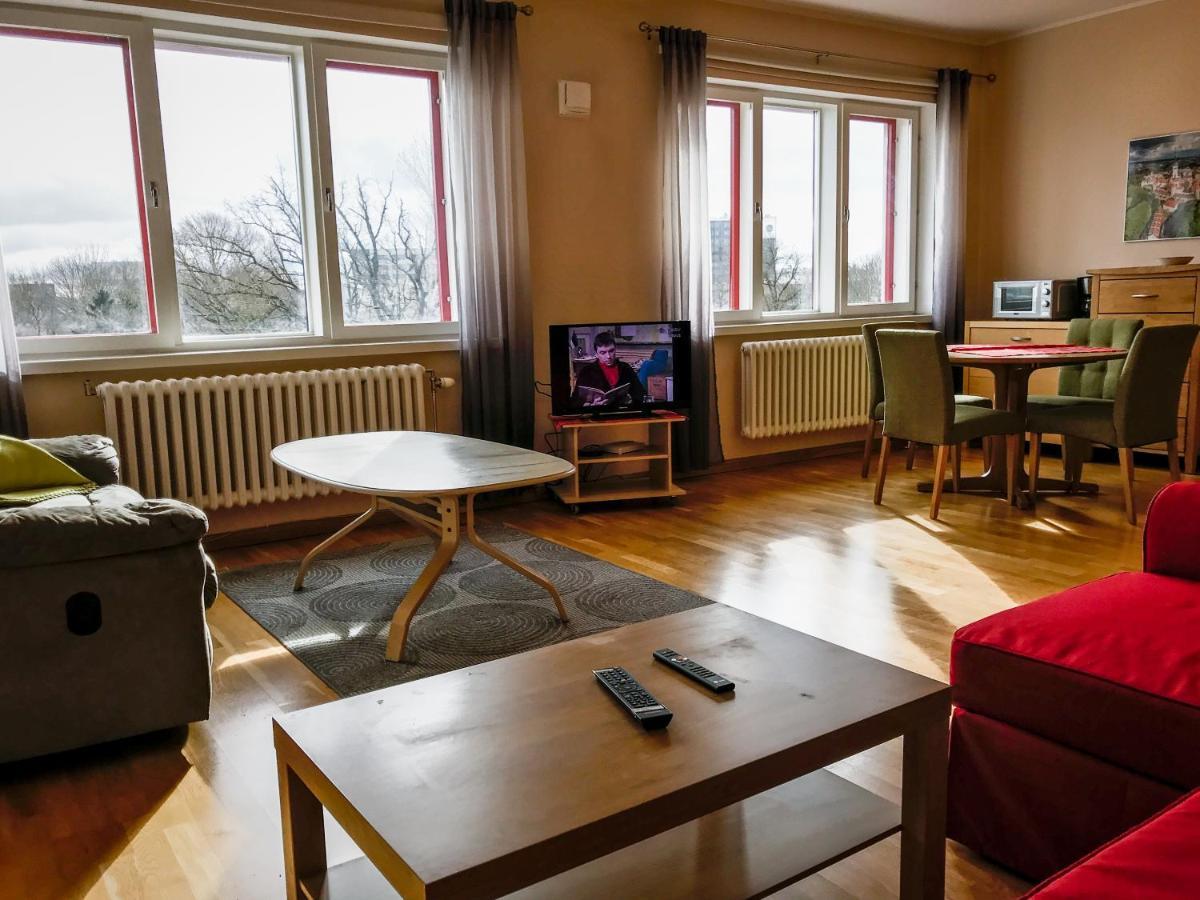 Large, Comfortable, Quiet - Luxury Apartment Minutes From Old Town タリン エクステリア 写真